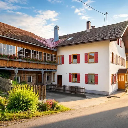 Am Dorfbrunnen In - Bauernhauscharme Im Allgaeu Apartman Wertach